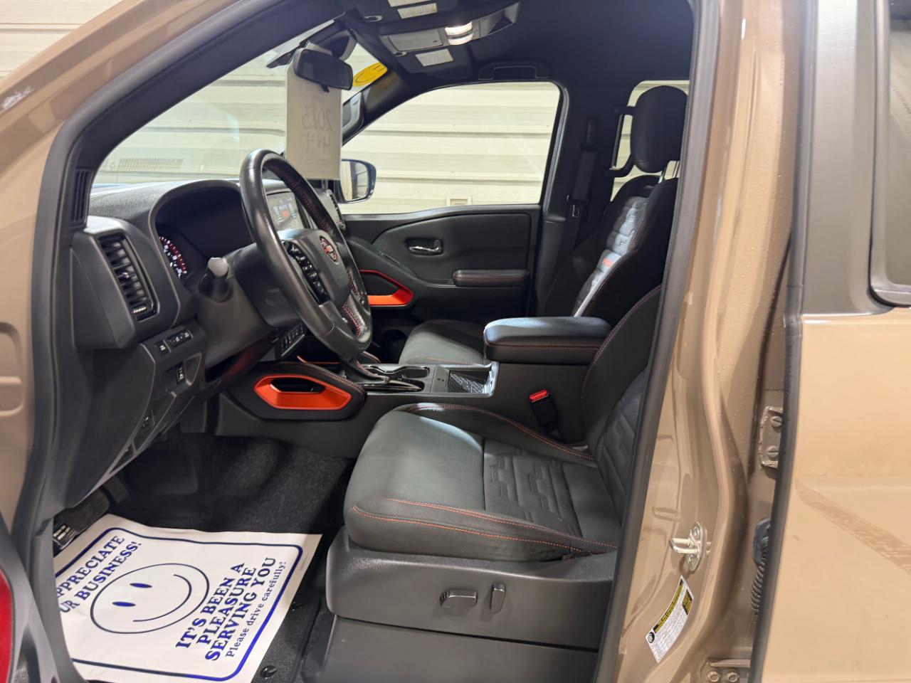 Nissan Frontier Crew Cab 4x4 PRO-4X Auto 2023