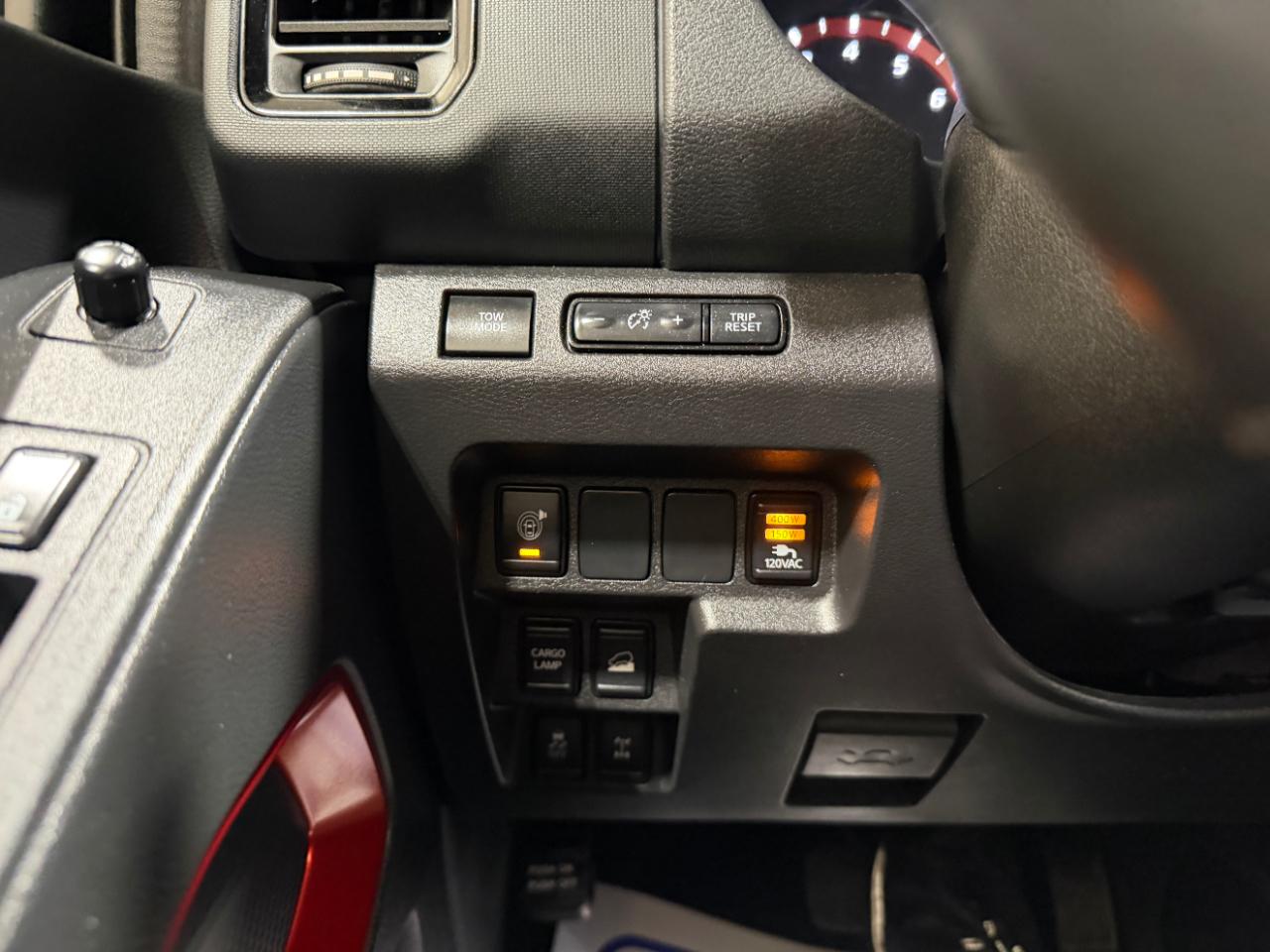 Nissan Frontier Crew Cab 4x4 PRO-4X Auto 2023