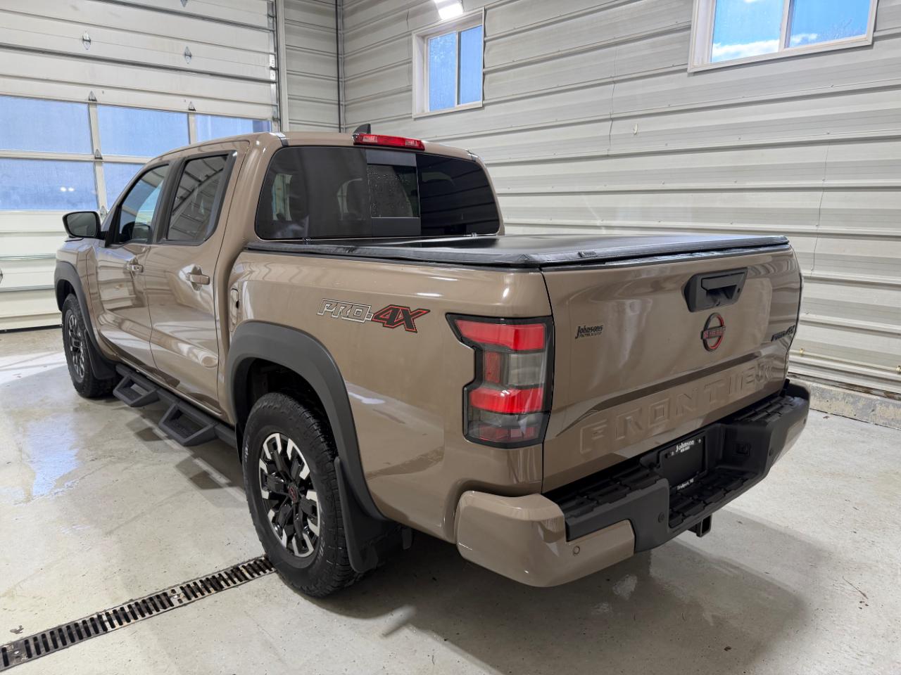 Nissan Frontier Crew Cab 4x4 PRO-4X Auto 2023