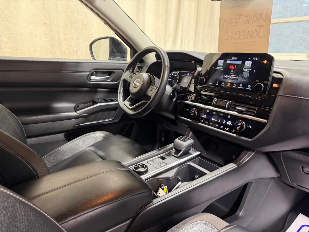 Nissan Pathfinder SL 4WD 2023