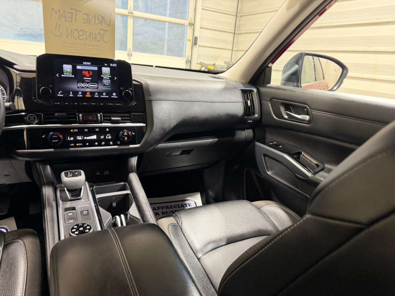 Nissan Pathfinder SL 4WD 2023