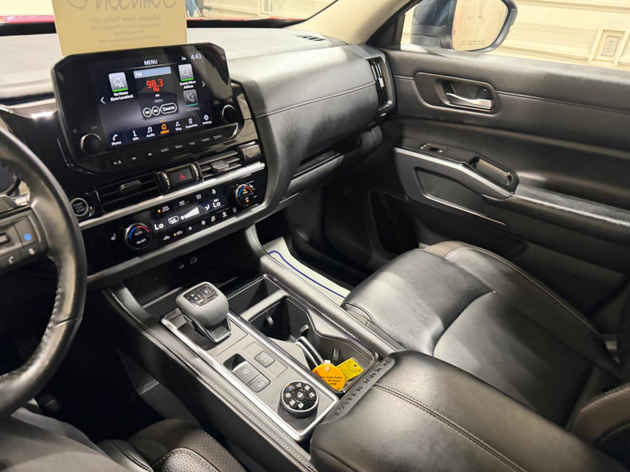 Nissan Pathfinder SL 4WD 2023