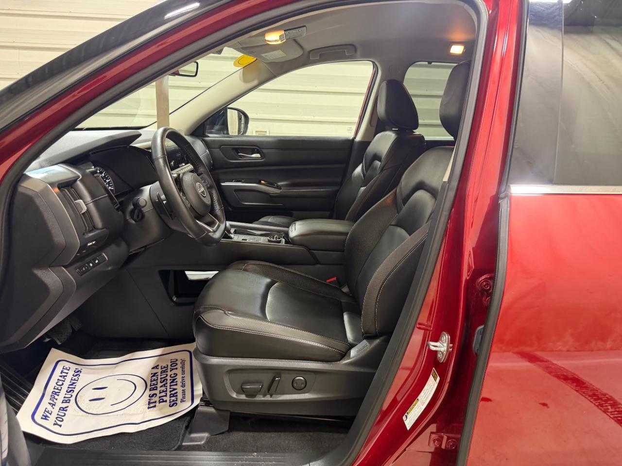 Nissan Pathfinder SL 4WD 2023