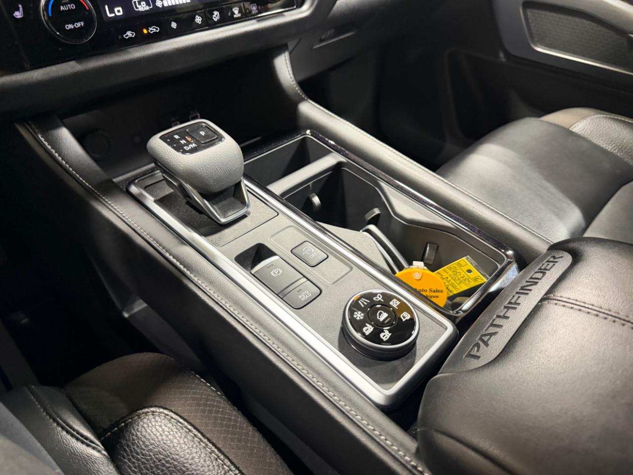 Nissan Pathfinder SL 4WD 2023
