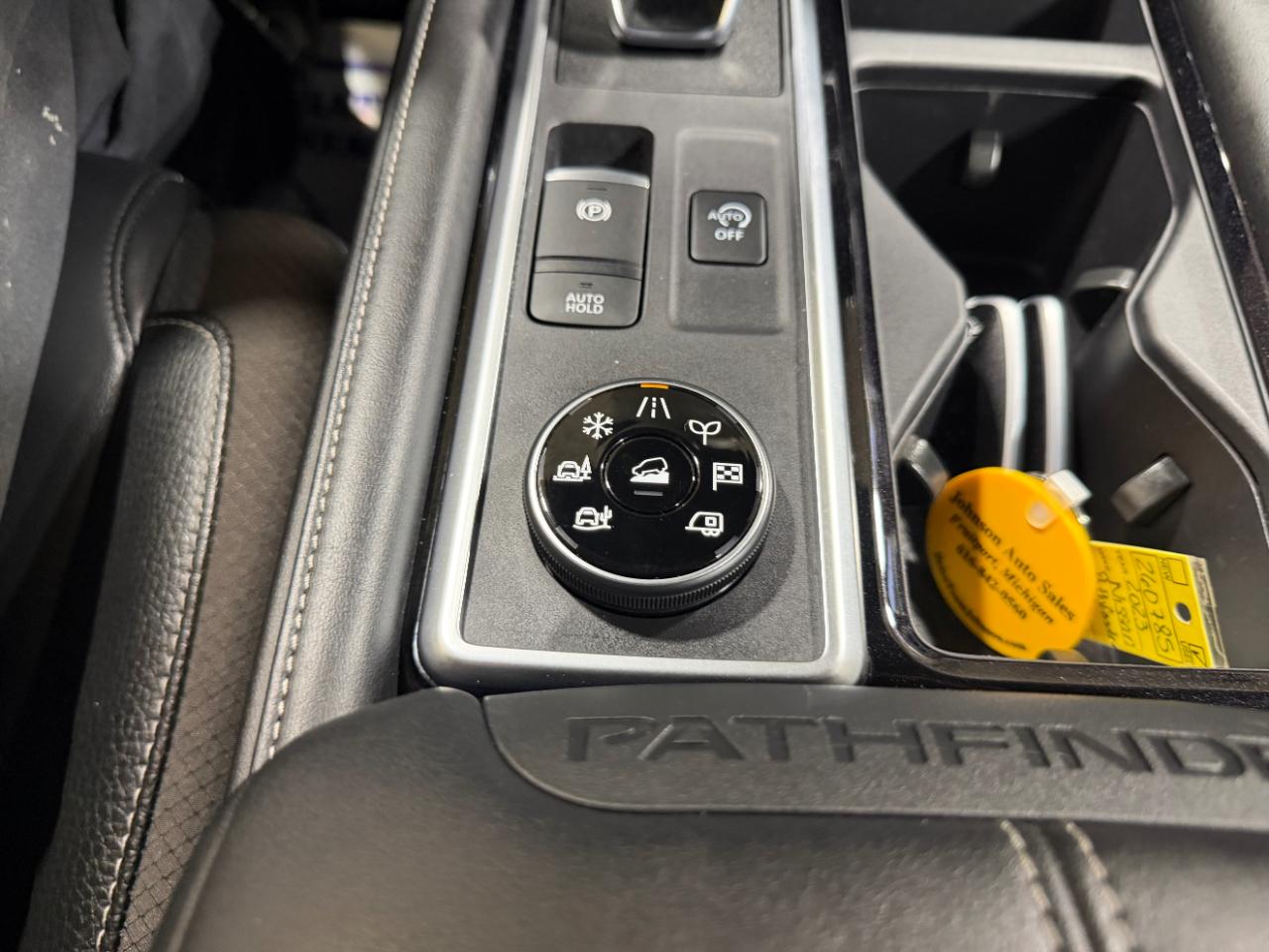 Nissan Pathfinder SL 4WD 2023