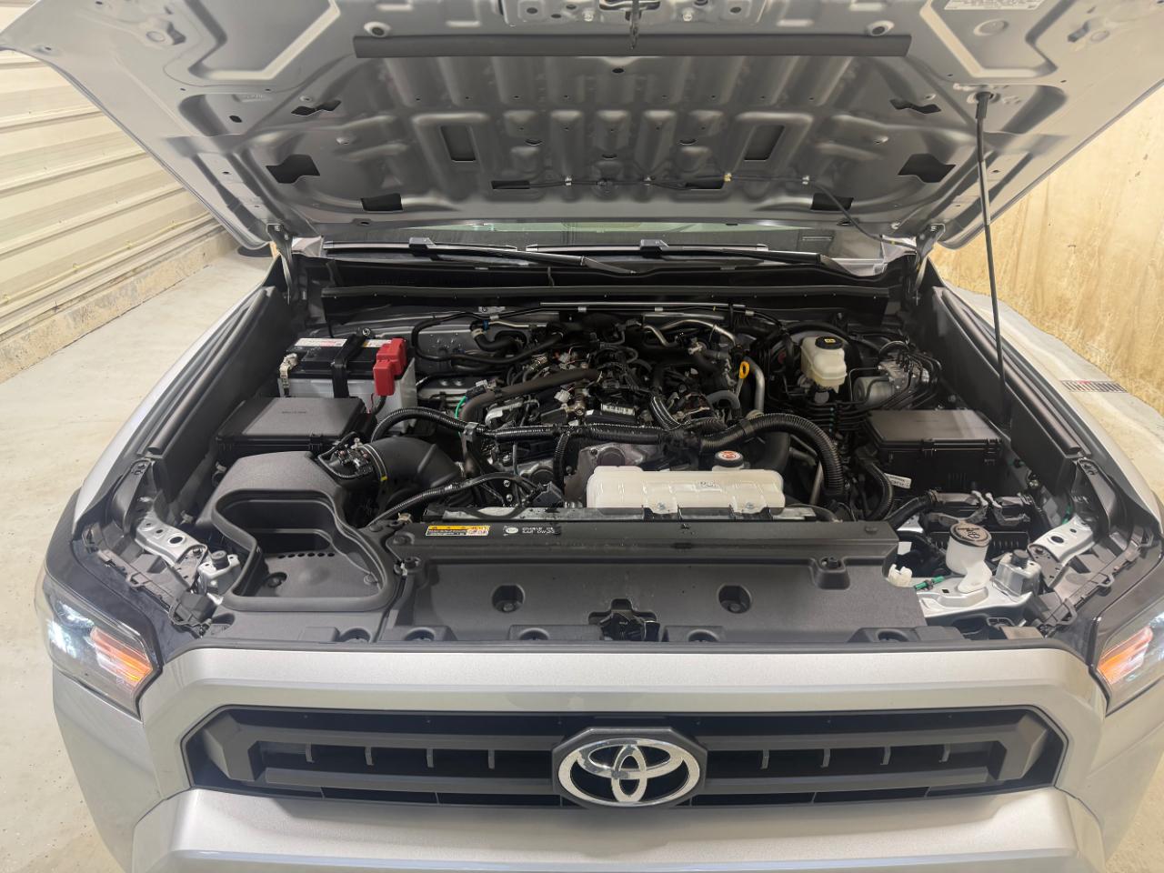 Toyota 4Runner SR5 4WD (Natl) 2025
