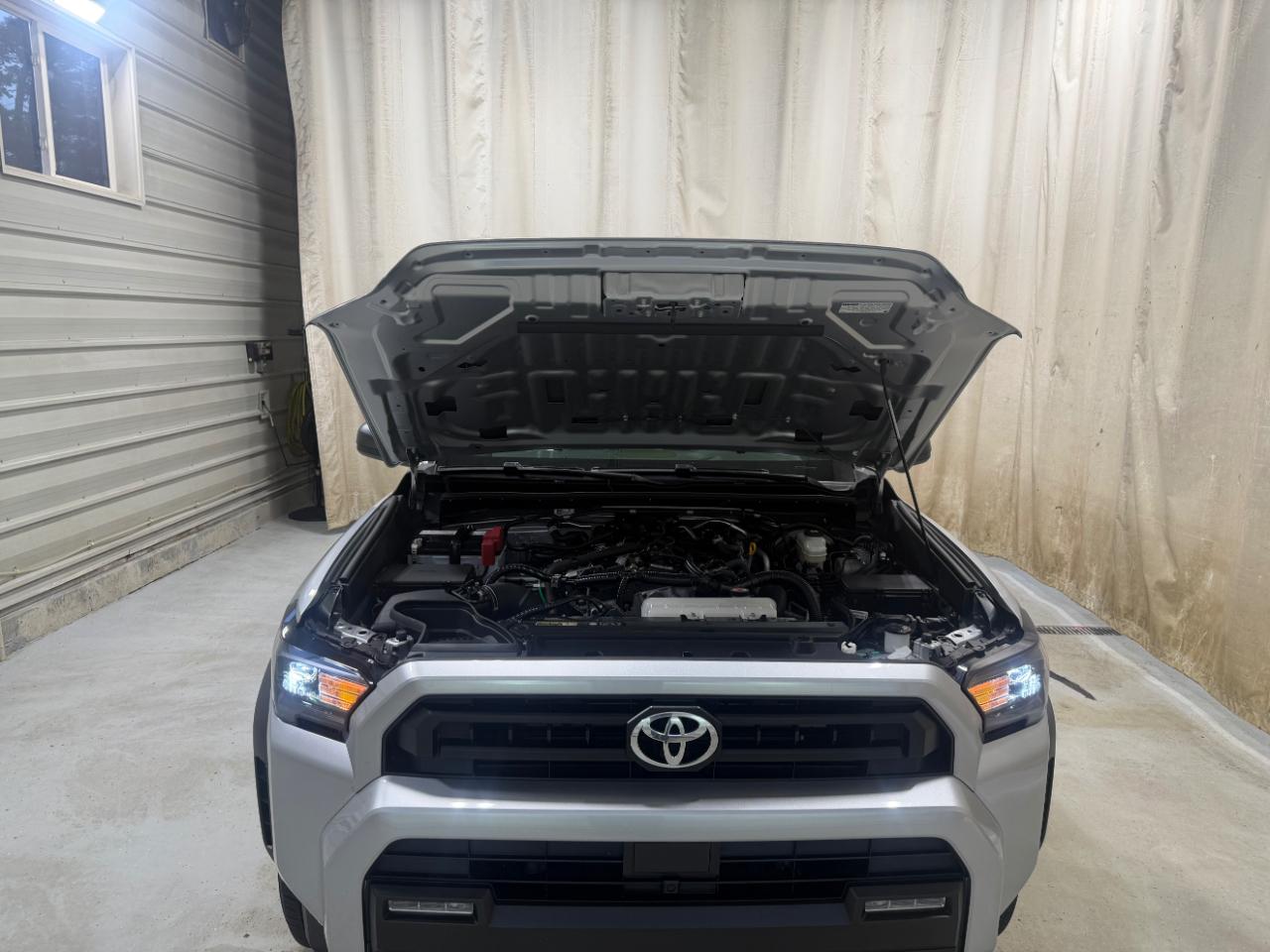 Toyota 4Runner SR5 4WD (Natl) 2025