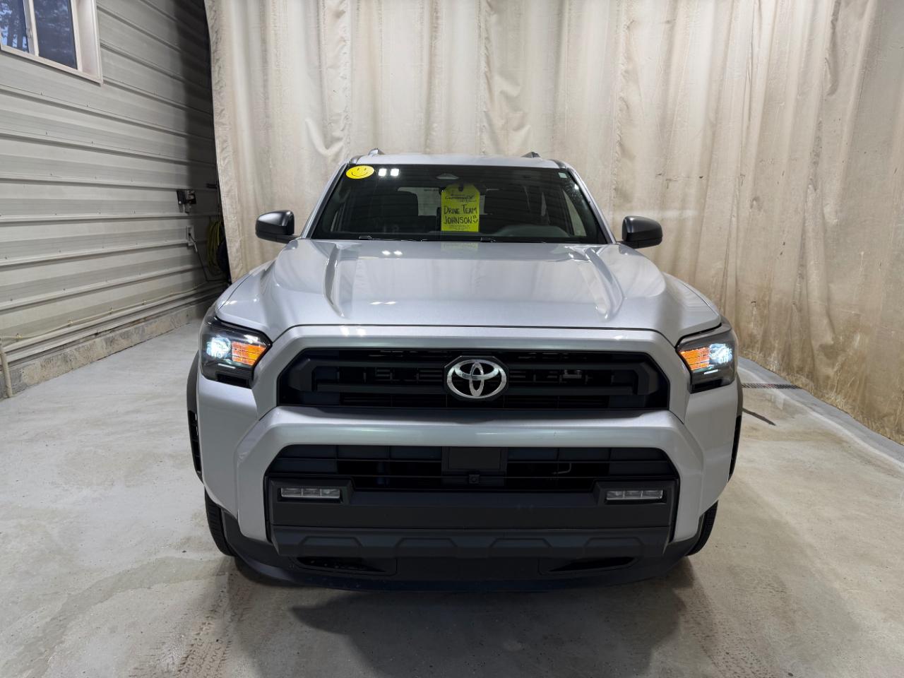 Toyota 4Runner SR5 4WD (Natl) 2025