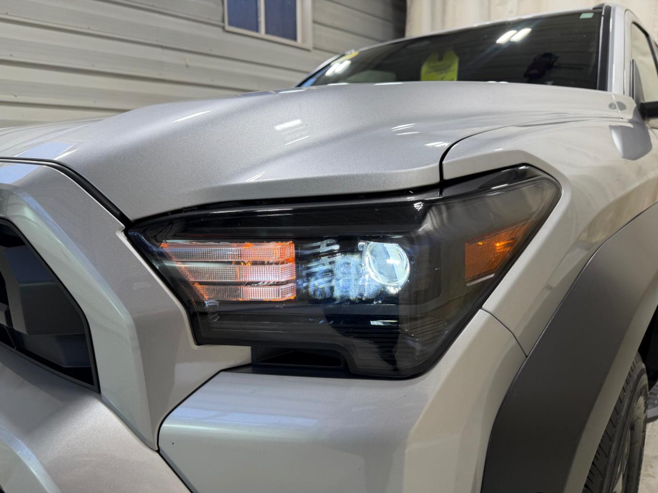Toyota 4Runner SR5 4WD (Natl) 2025