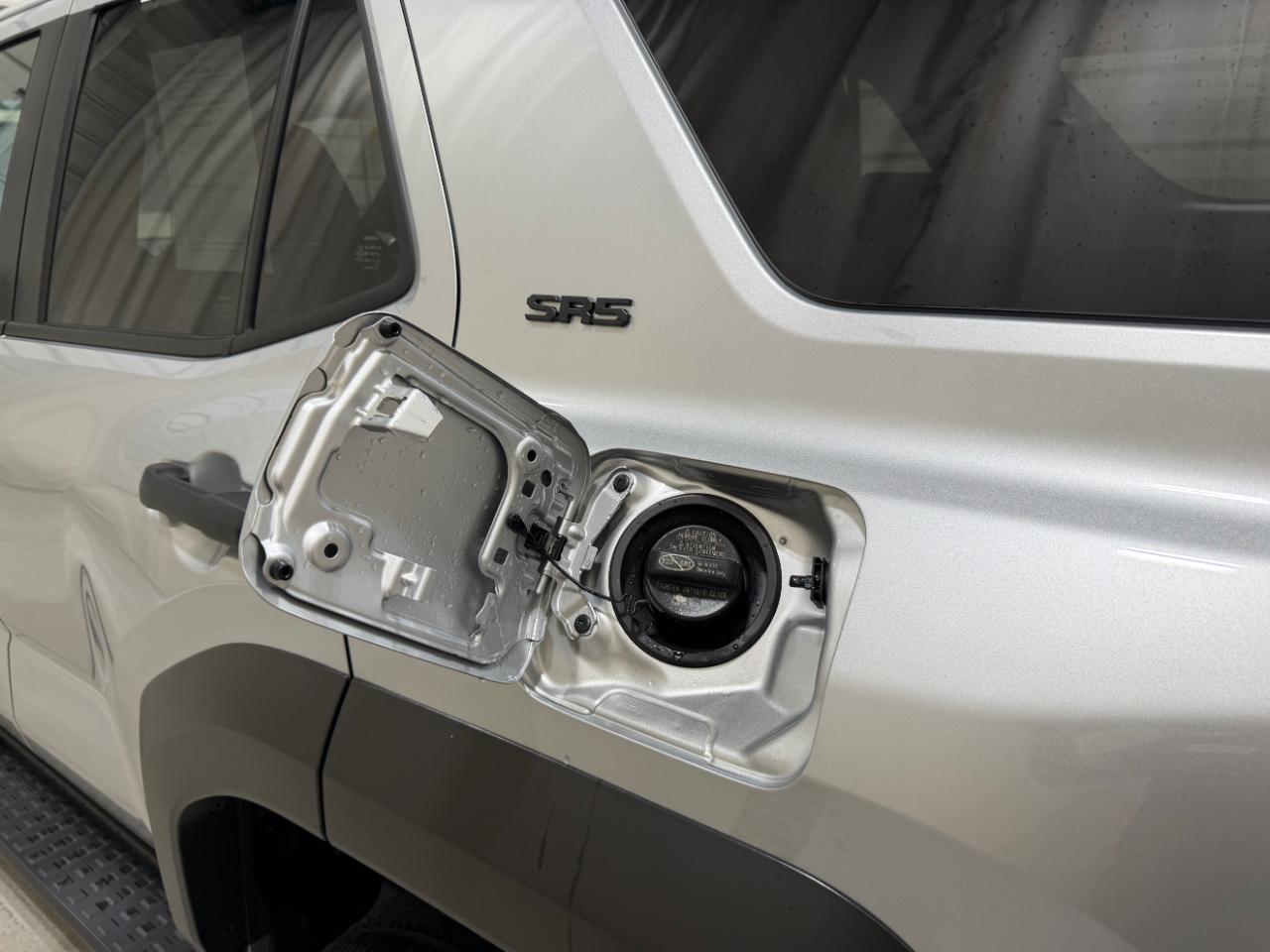 Toyota 4Runner SR5 4WD (Natl) 2025