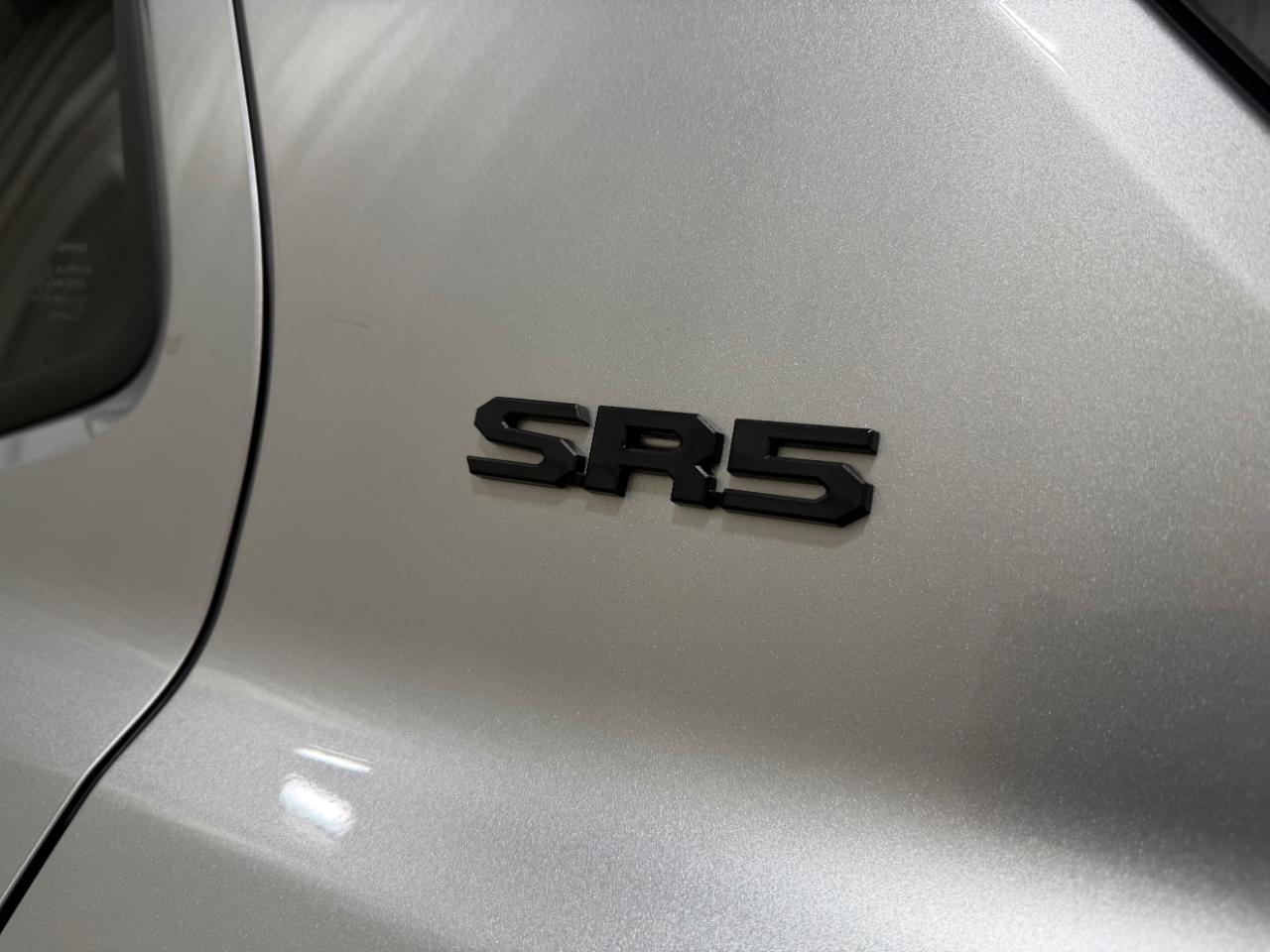 Toyota 4Runner SR5 4WD (Natl) 2025