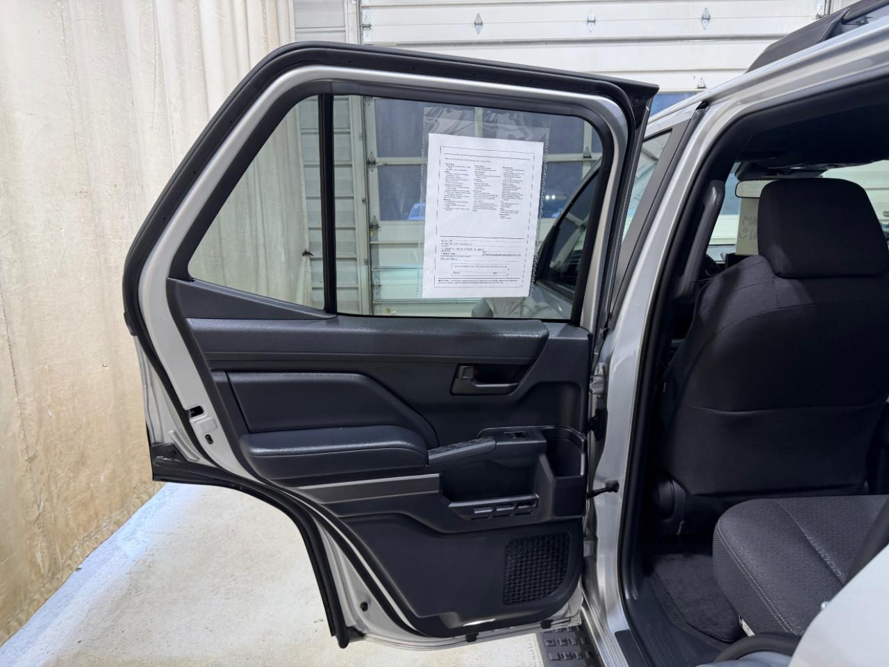 Toyota 4Runner SR5 4WD (Natl) 2025