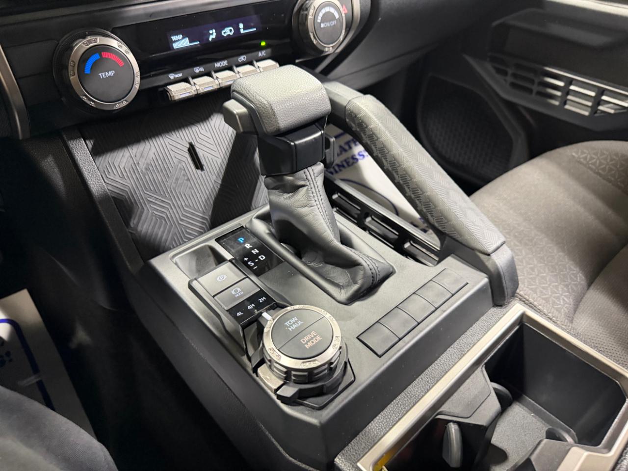 Toyota 4Runner SR5 4WD (Natl) 2025