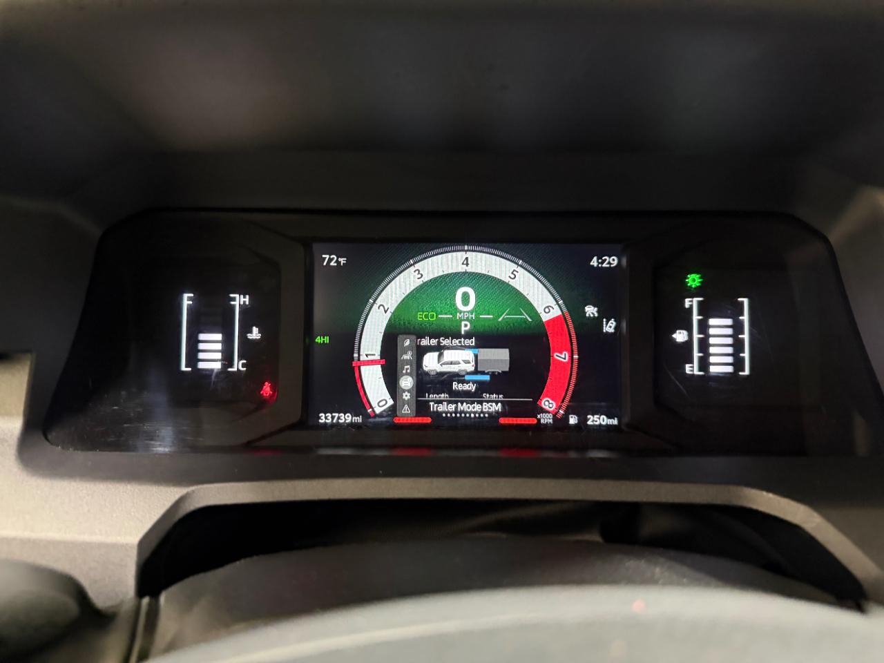 Toyota 4Runner SR5 4WD (Natl) 2025