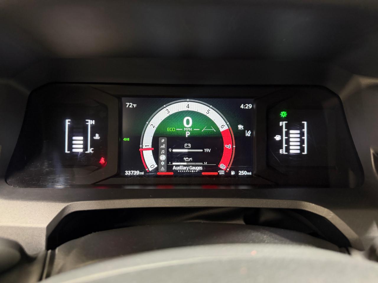 Toyota 4Runner SR5 4WD (Natl) 2025