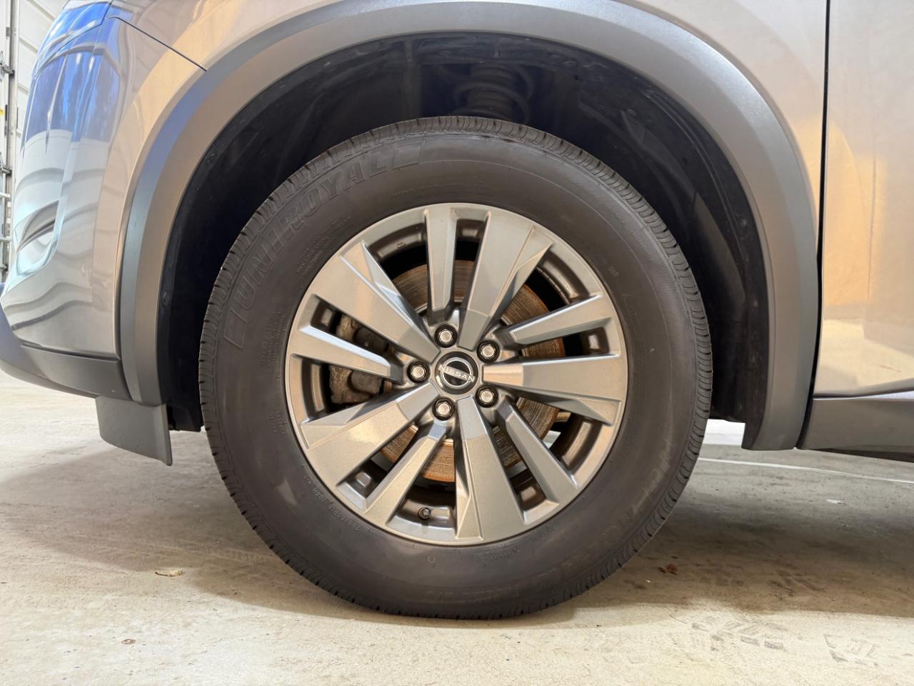 Nissan Pathfinder SV 4WD 2024