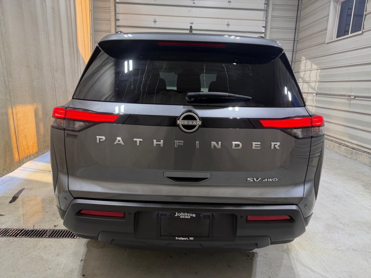 Nissan Pathfinder SV 4WD 2024