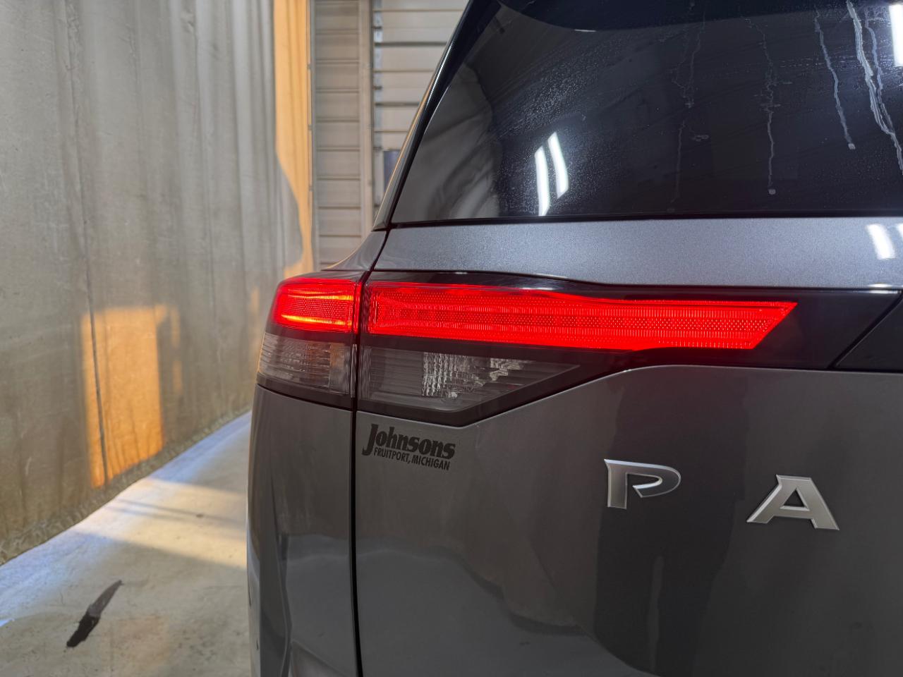 Nissan Pathfinder SV 4WD 2024