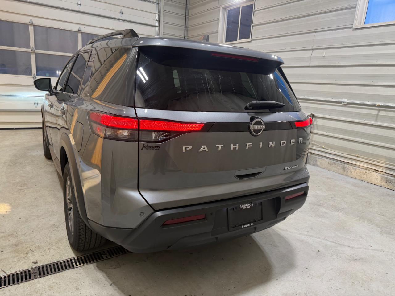Nissan Pathfinder SV 4WD 2024