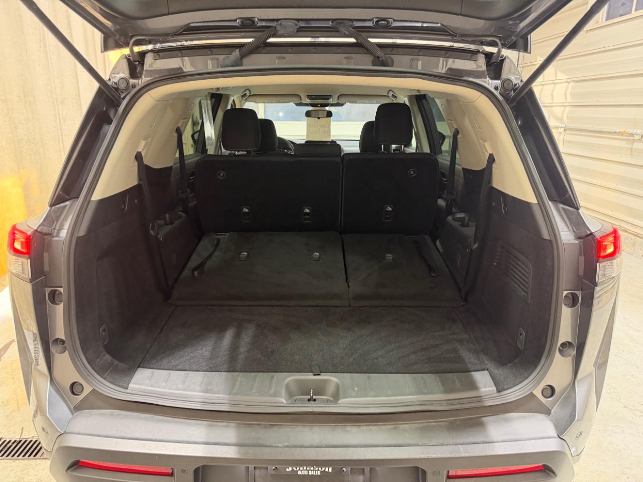 Nissan Pathfinder SV 4WD 2024