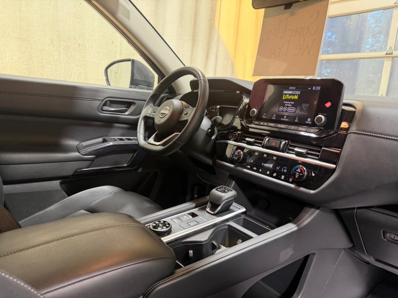 Nissan Pathfinder SV 4WD 2024