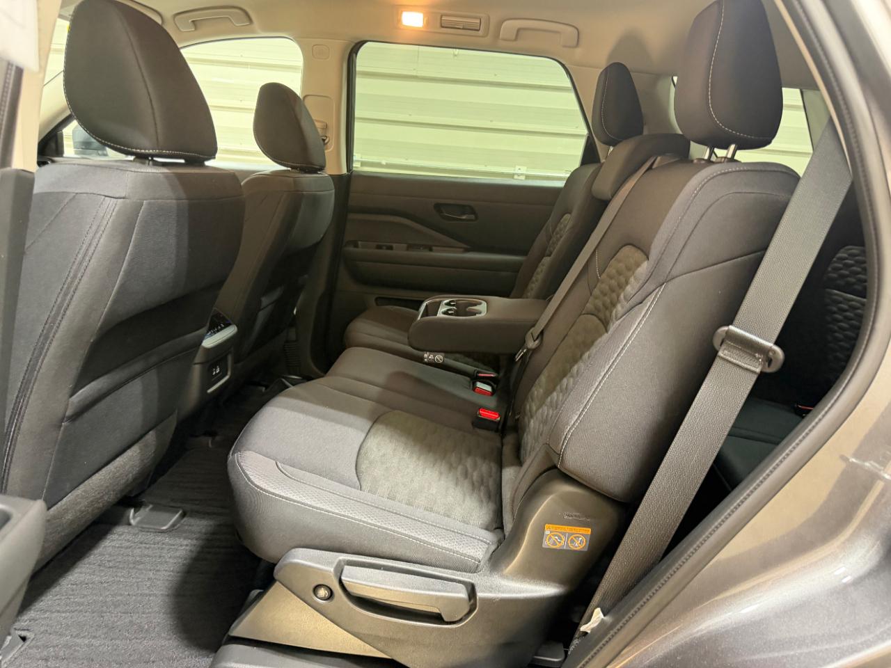 Nissan Pathfinder SV 4WD 2024
