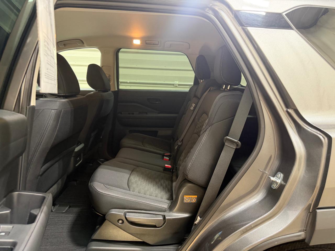 Nissan Pathfinder SV 4WD 2024
