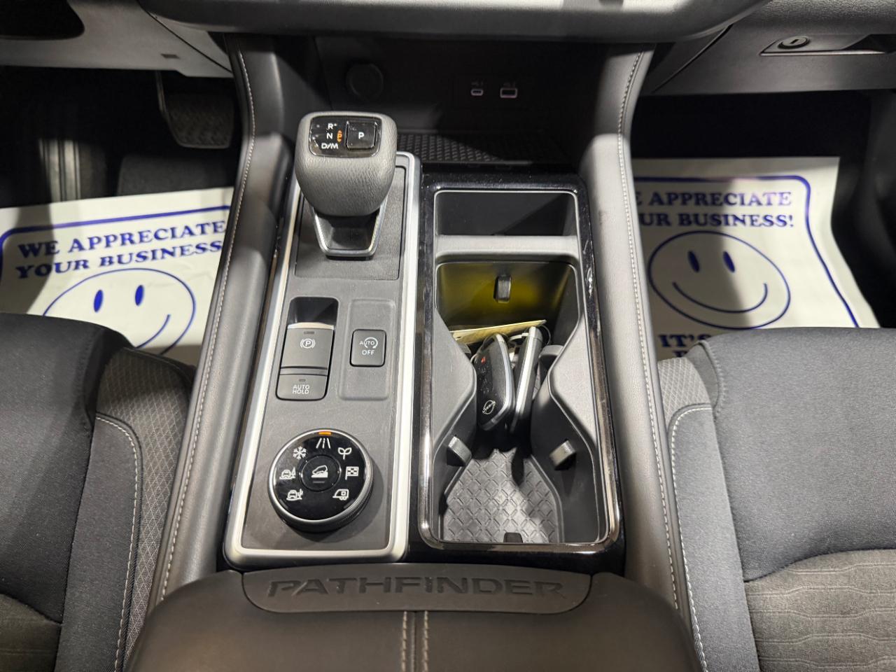 Nissan Pathfinder SV 4WD 2024