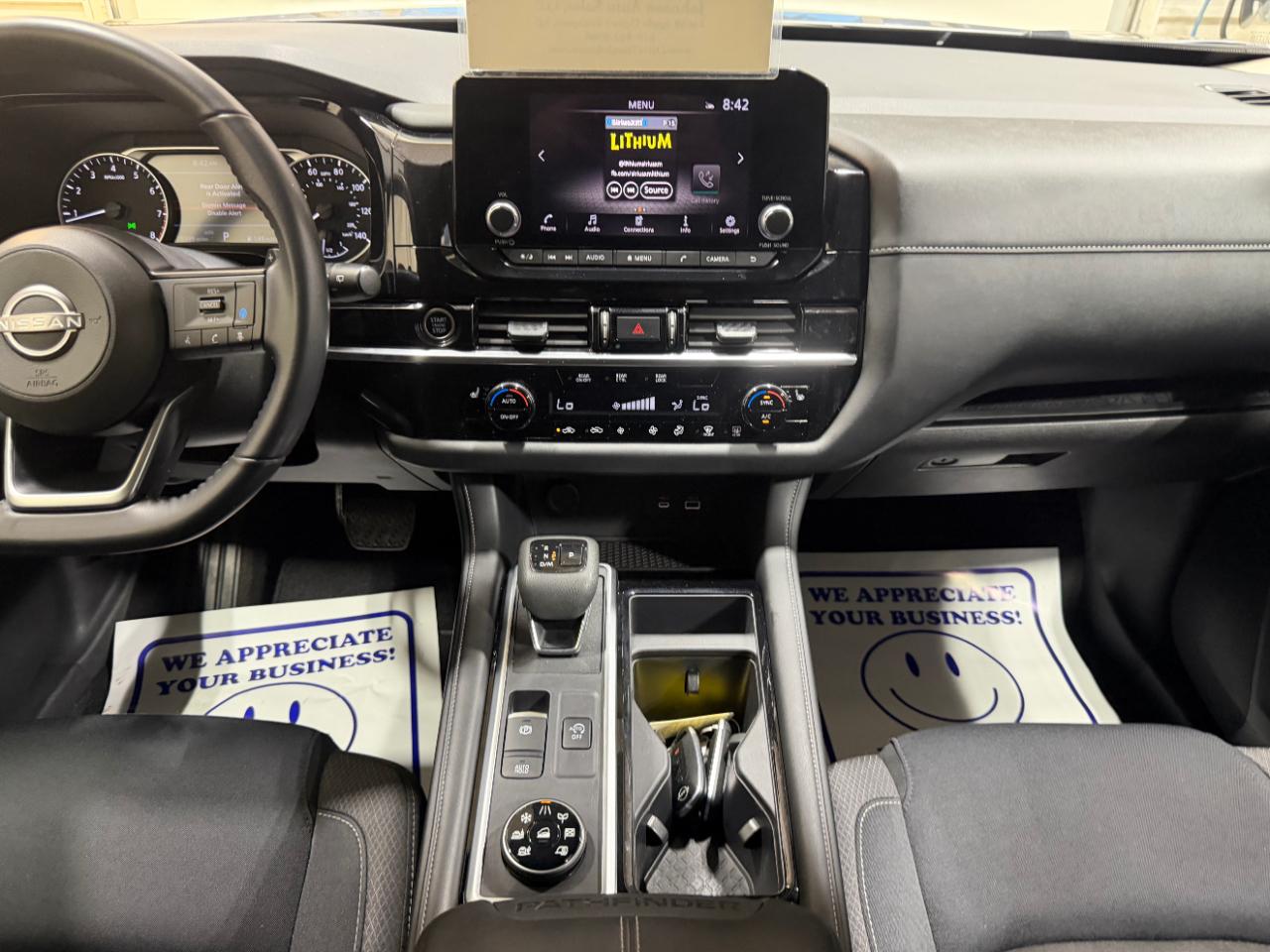 Nissan Pathfinder SV 4WD 2024