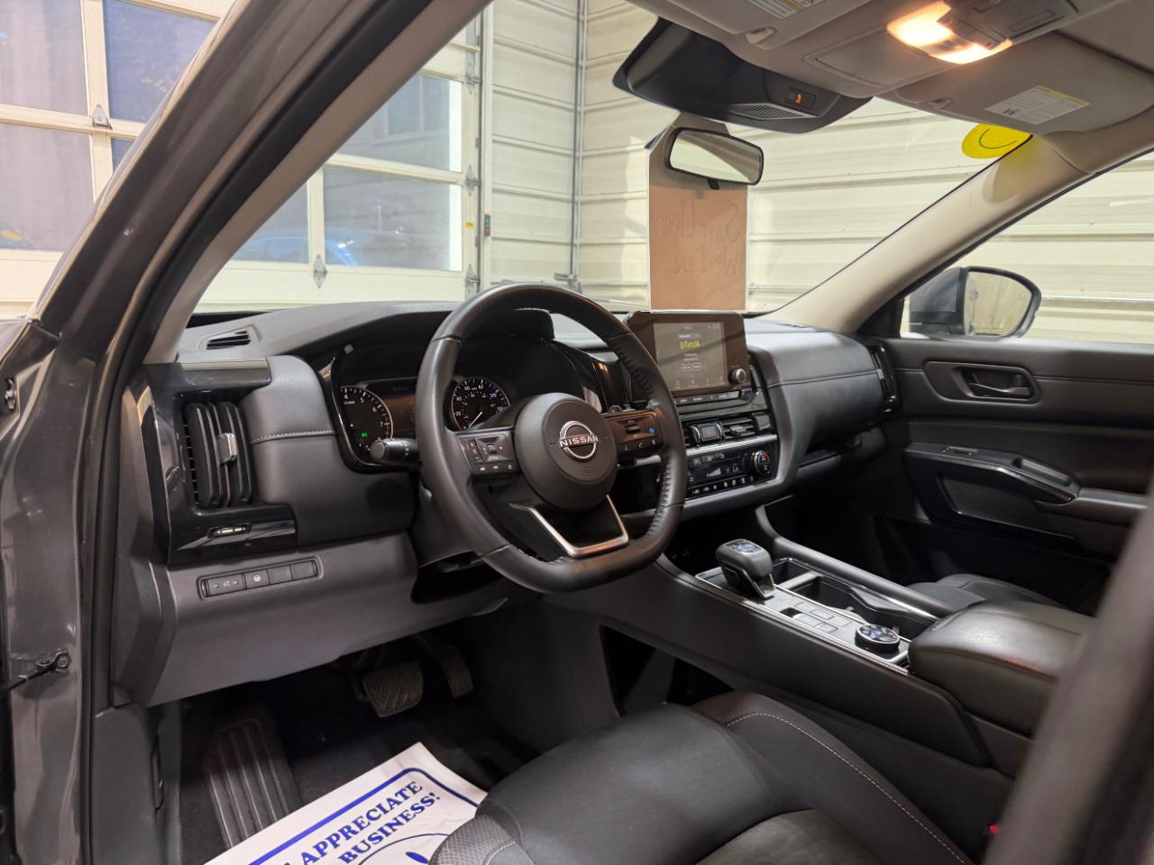 Nissan Pathfinder SV 4WD 2024