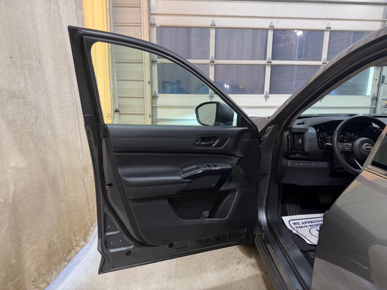 Nissan Pathfinder SV 4WD 2024
