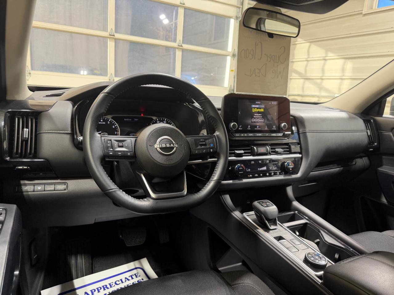 Nissan Pathfinder SV 4WD 2024