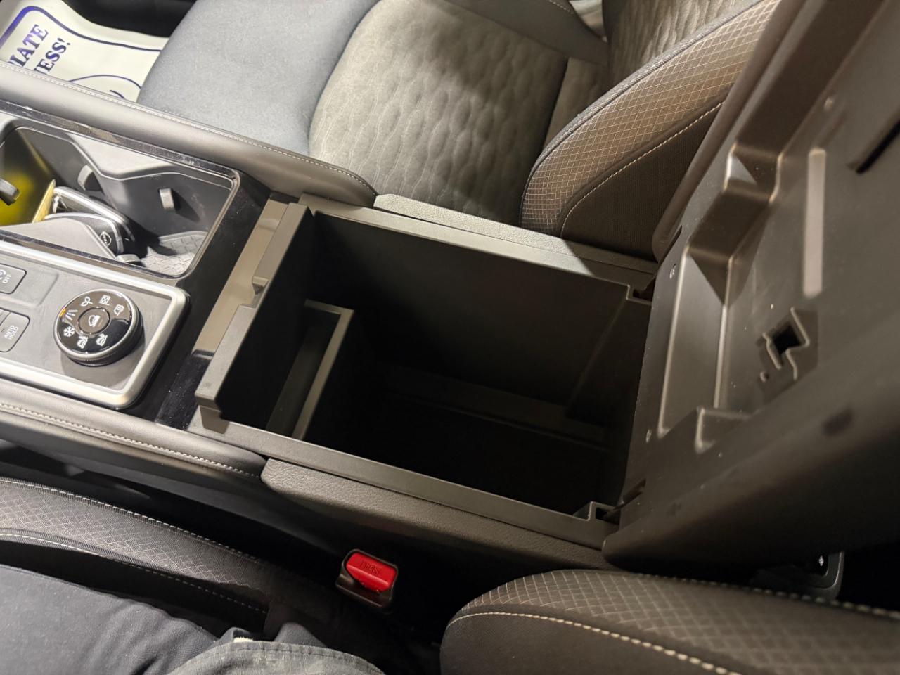Nissan Pathfinder SV 4WD 2024