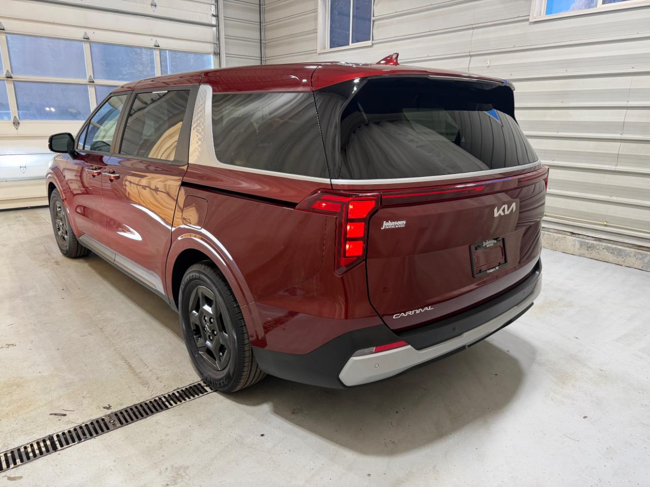 Kia Carnival LXS FWD 2025