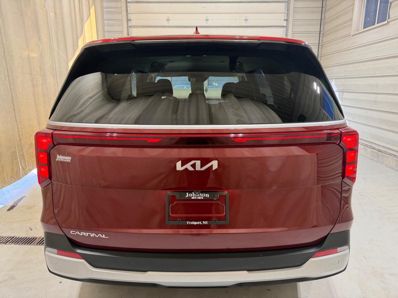 Kia Carnival LXS FWD 2025