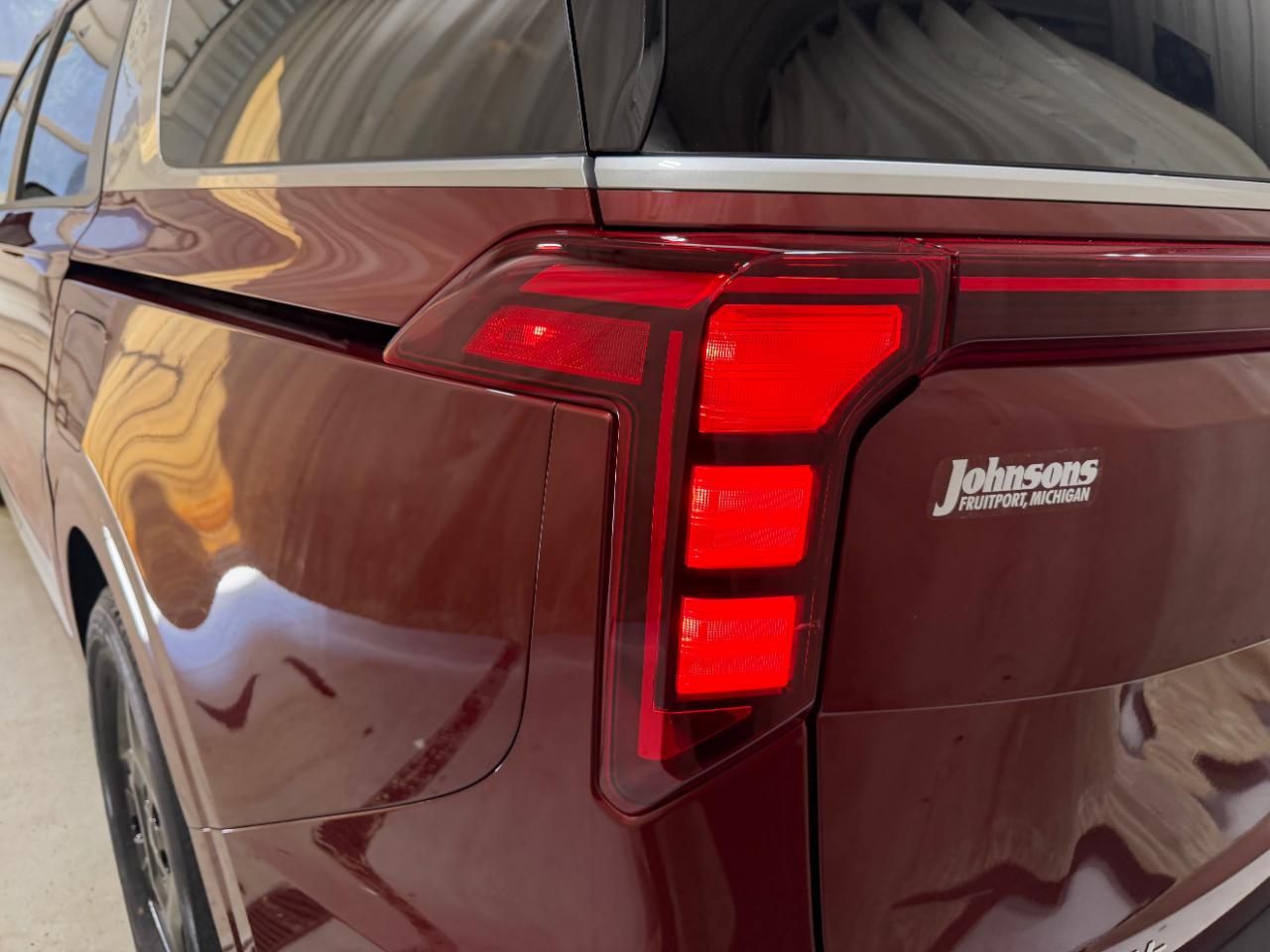 Kia Carnival LXS FWD 2025
