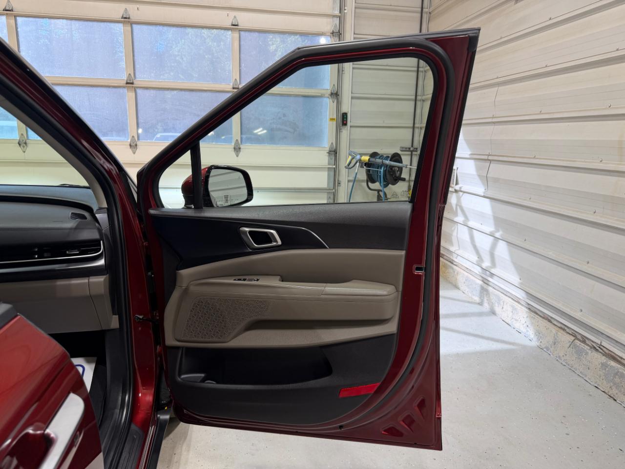 Kia Carnival LXS FWD 2025