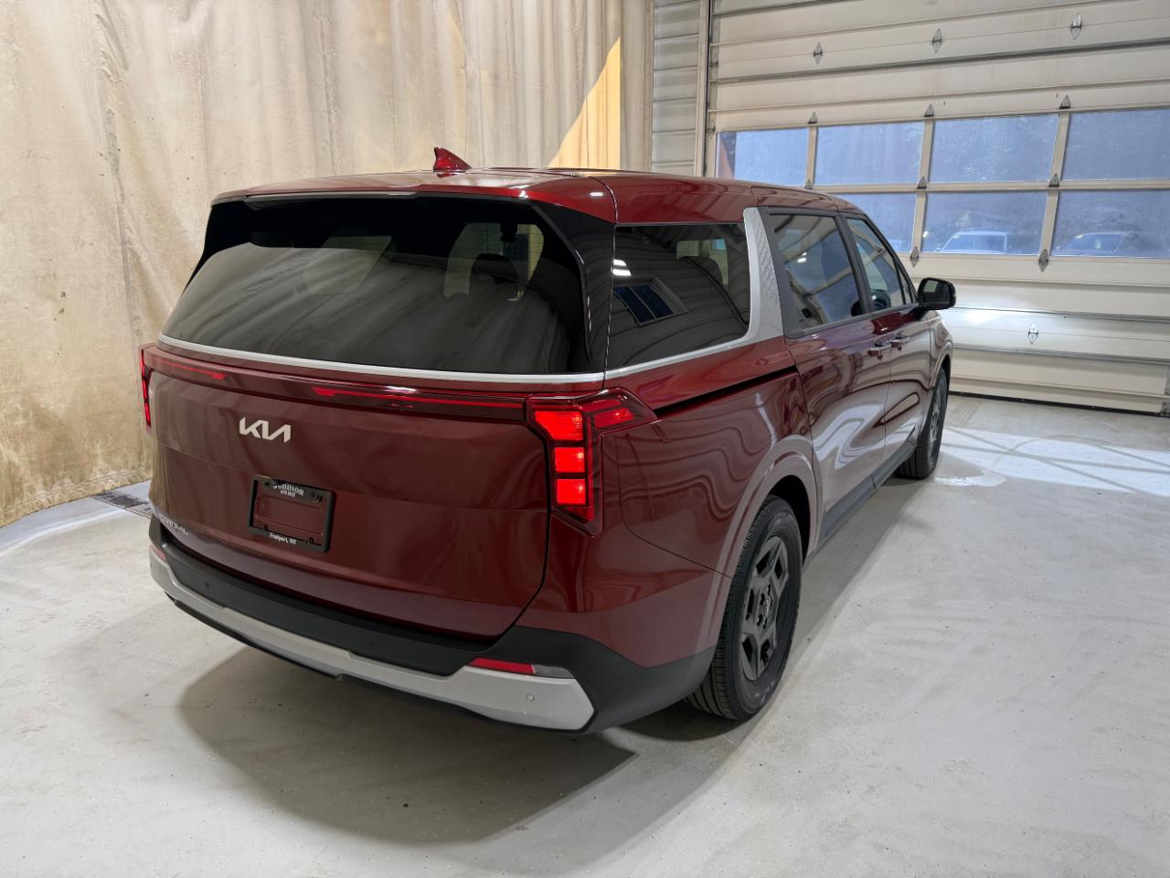Kia Carnival LXS FWD 2025