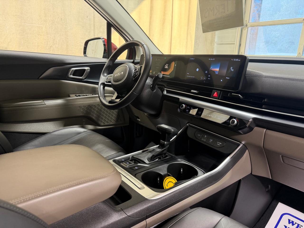 Kia Carnival LXS FWD 2025