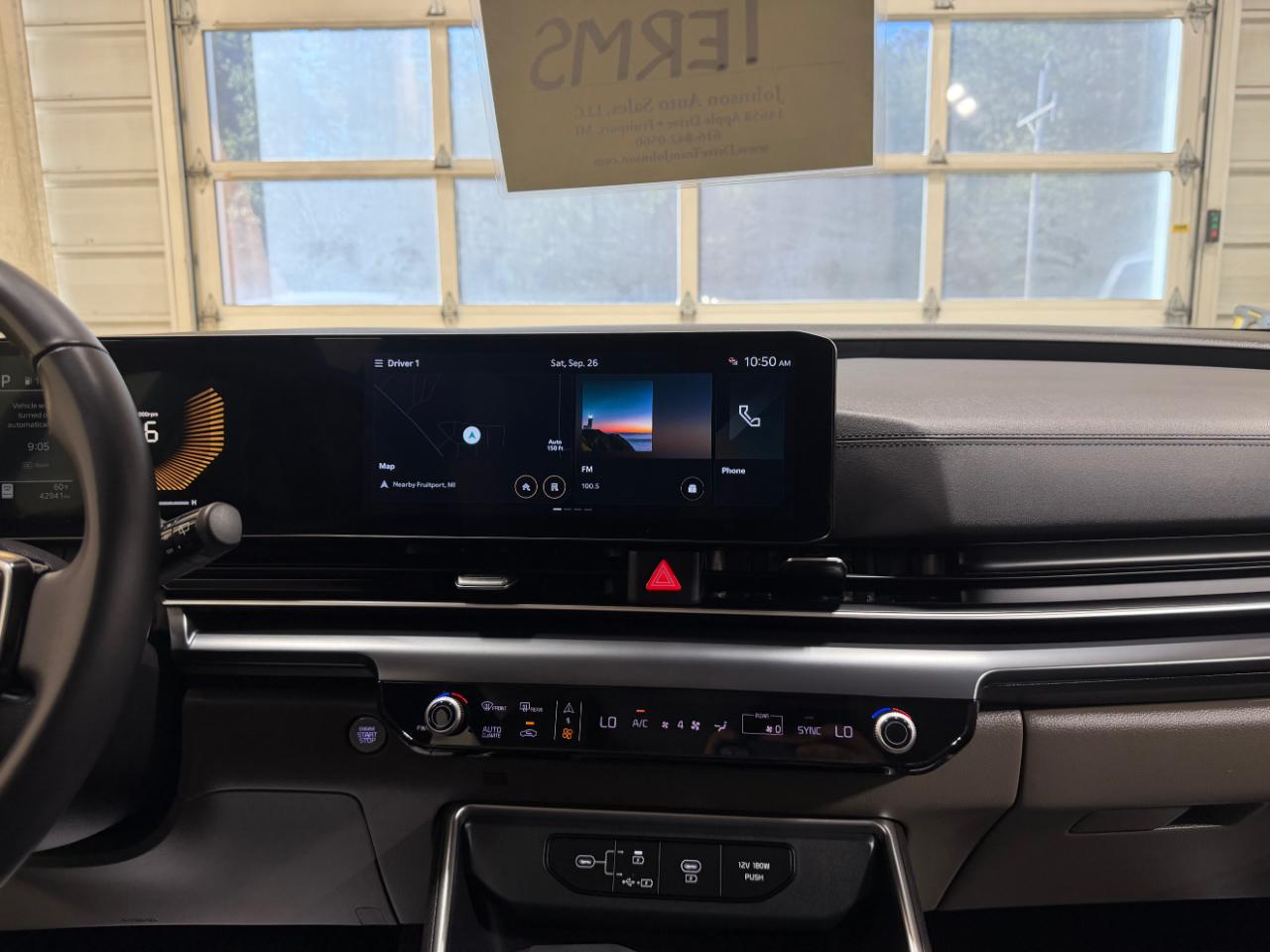 Kia Carnival LXS FWD 2025