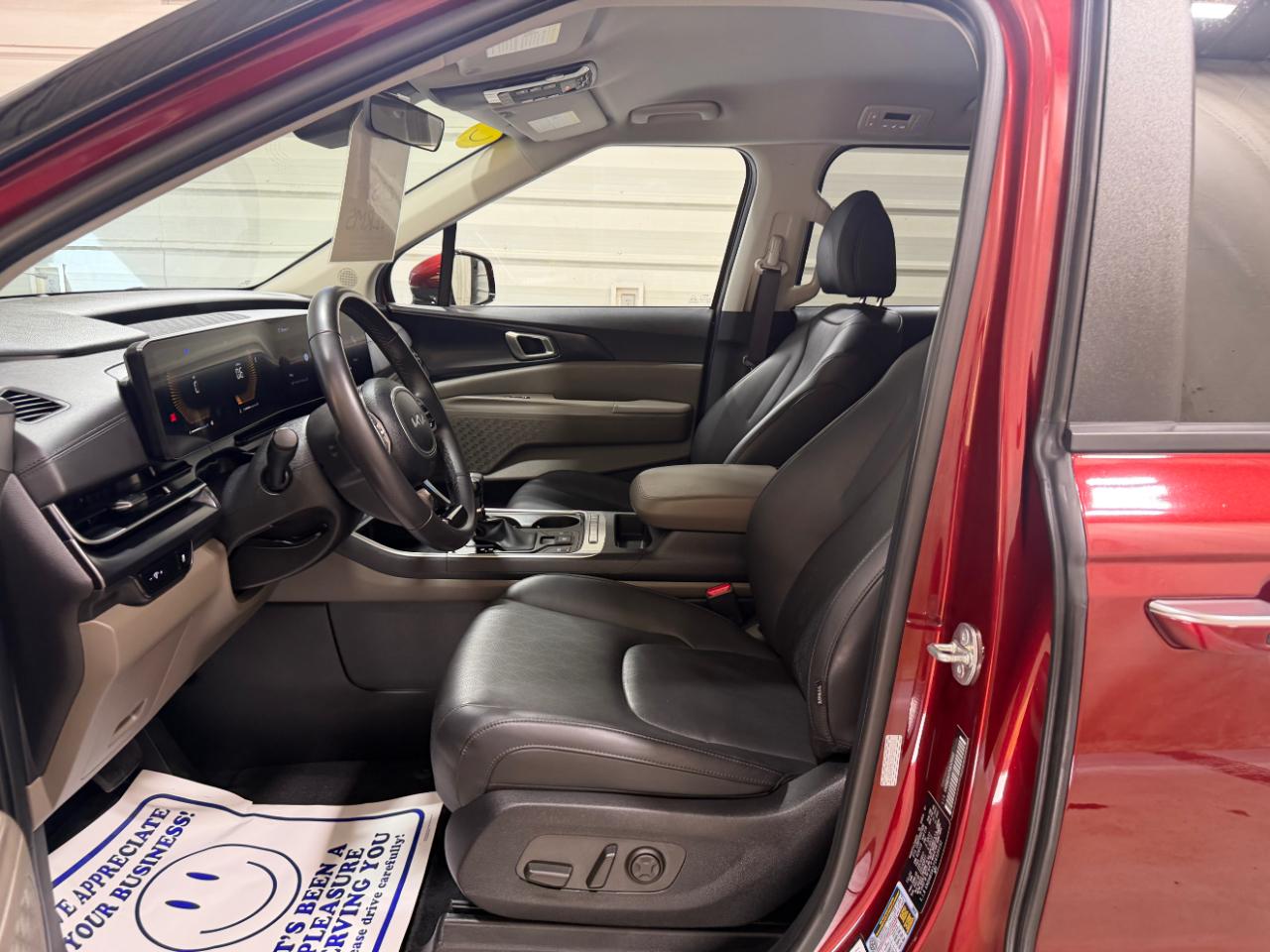 Kia Carnival LXS FWD 2025