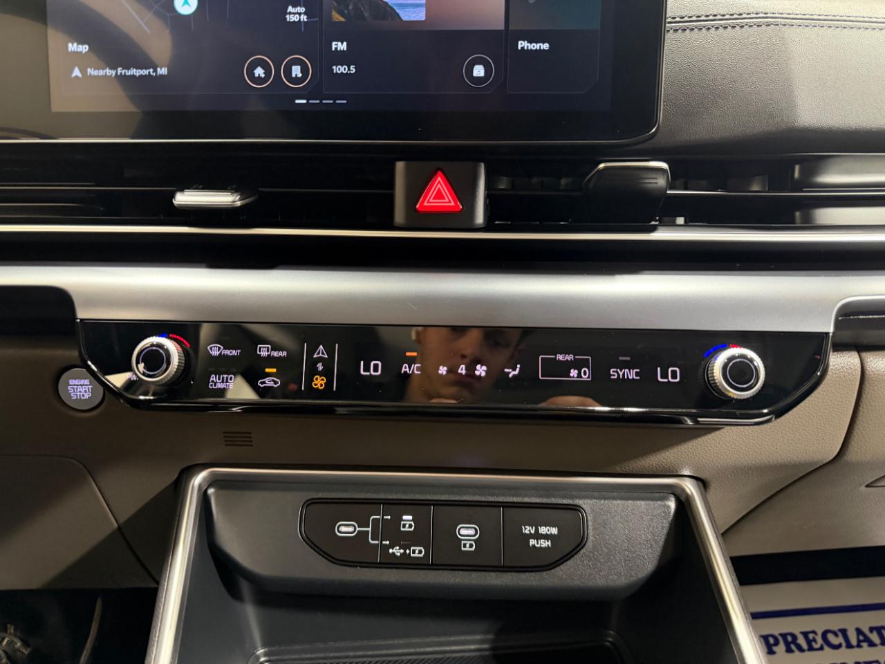 Kia Carnival LXS FWD 2025