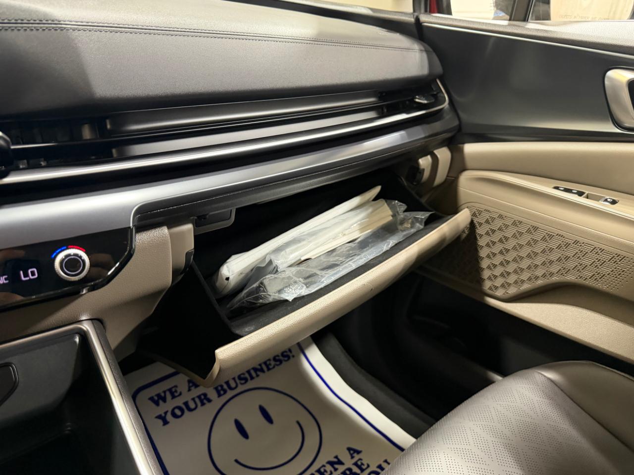 Kia Carnival LXS FWD 2025