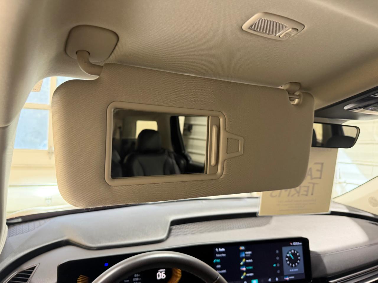 Kia Carnival LXS FWD 2025