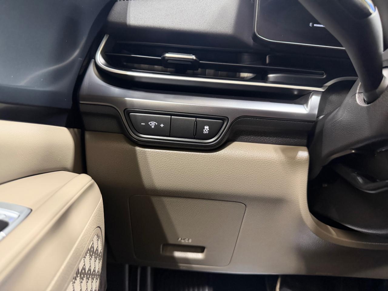 Kia Carnival LXS FWD 2025