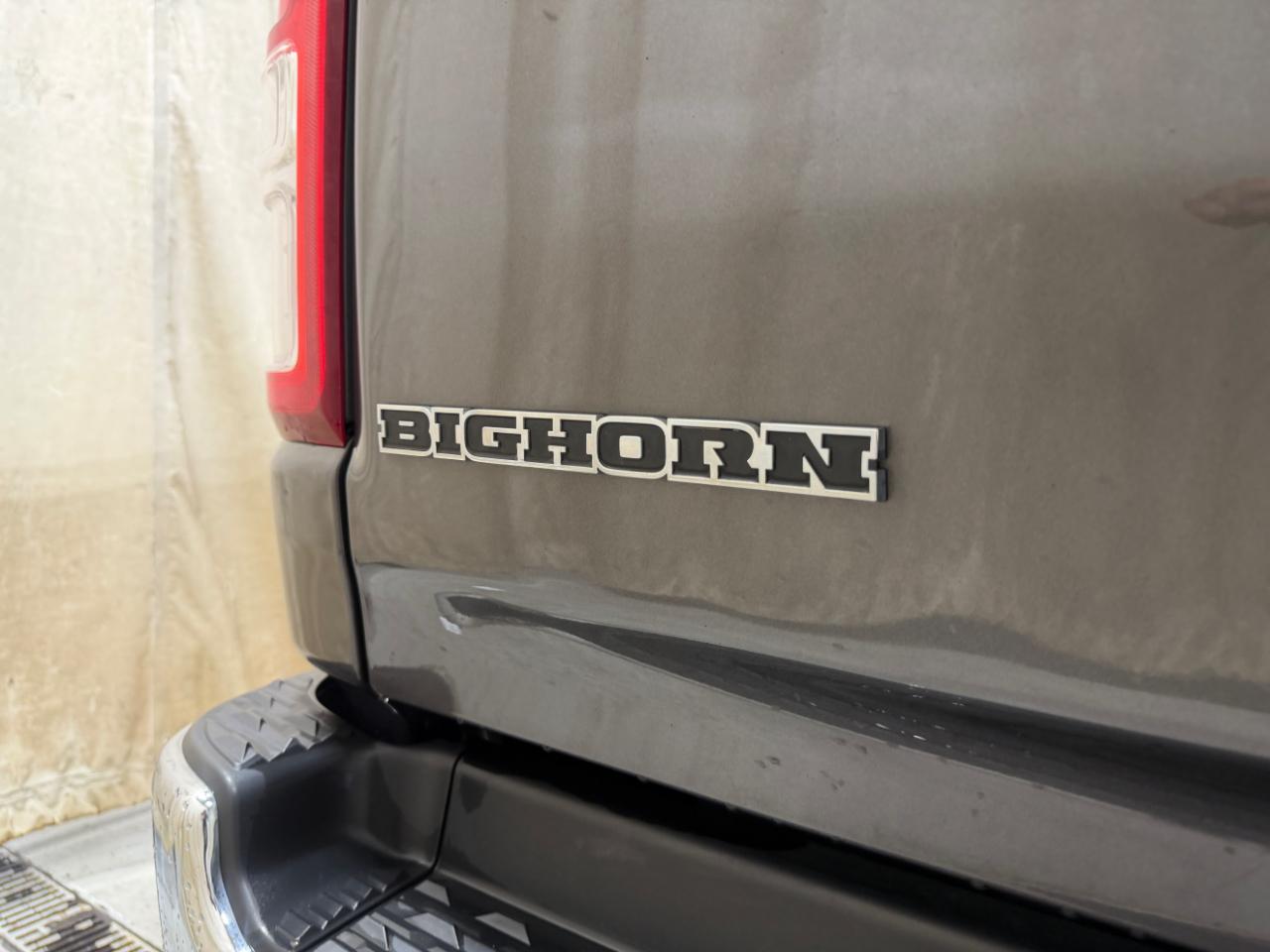 RAM 1500 Big Horn 4x4 Crew Cab 5'7" Box 2023