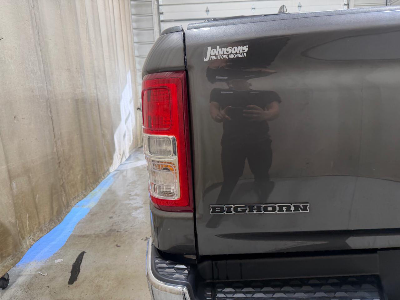 RAM 1500 Big Horn 4x4 Crew Cab 5'7" Box 2023