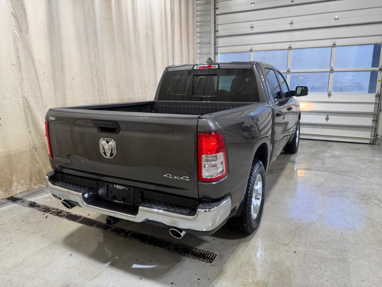 RAM 1500 Big Horn 4x4 Crew Cab 5'7" Box 2023