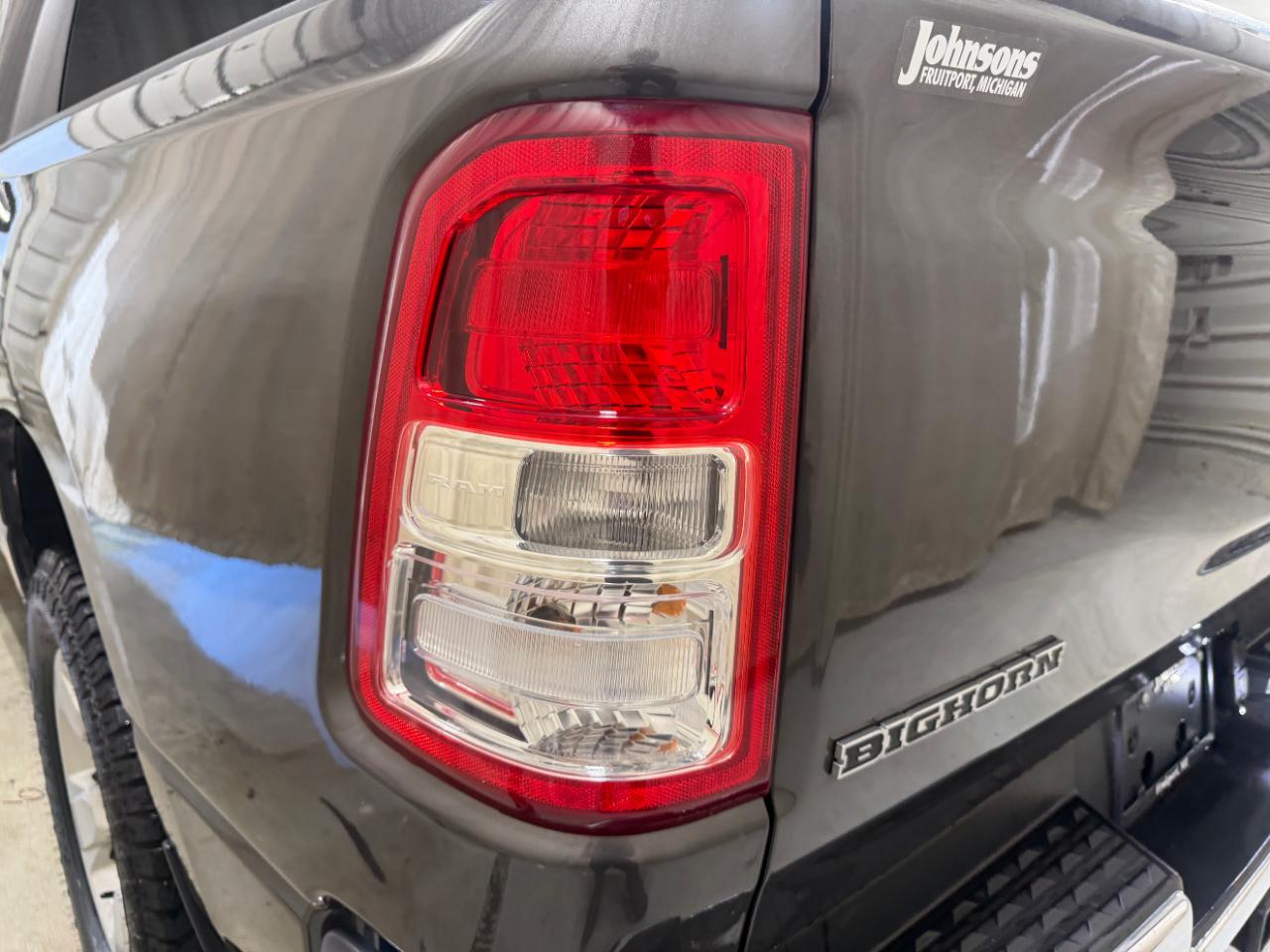 RAM 1500 Big Horn 4x4 Crew Cab 5'7" Box 2023