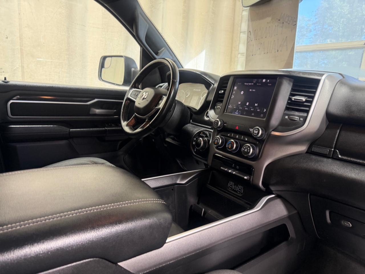 RAM 1500 Big Horn 4x4 Crew Cab 5'7" Box 2023